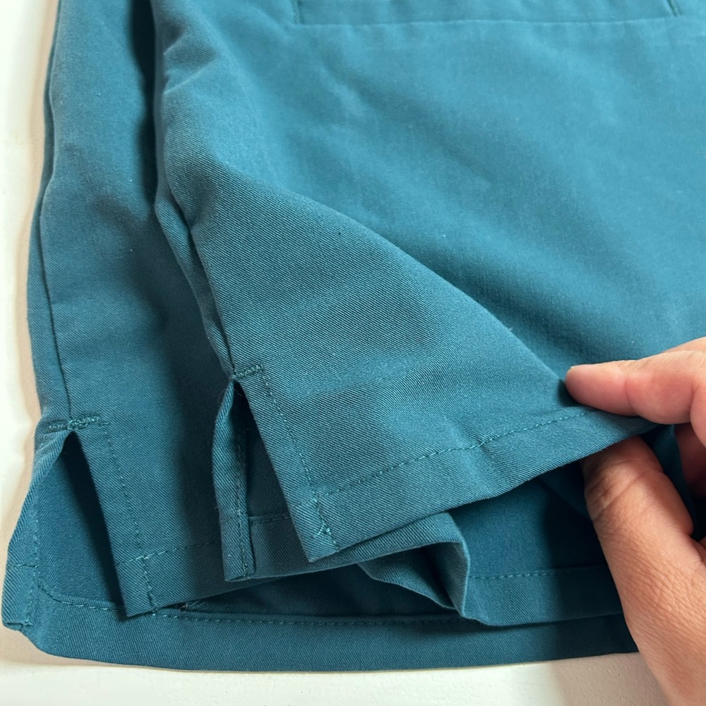 Figs Scrubs Top Womens S Teal Casma Three Pocket V Neck Technical Collection - Picture 7 of 10